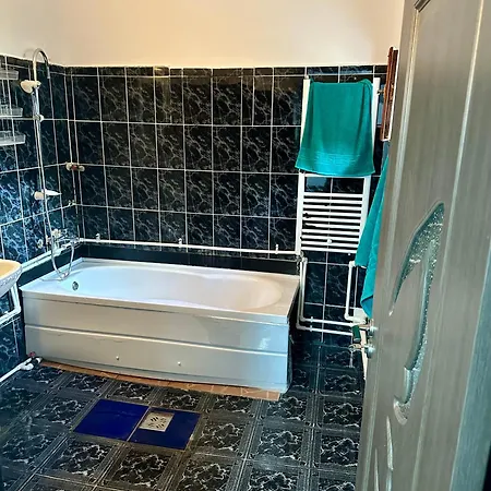 Cazare Curte Holiday home Mangalia