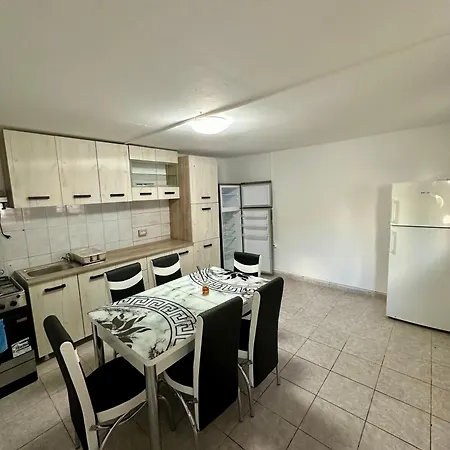 Cazare Curte Holiday home